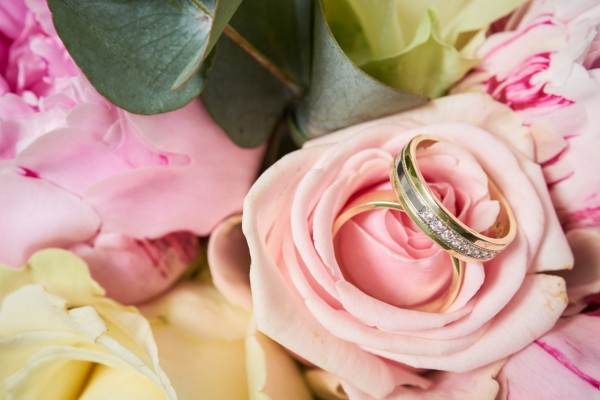 svadobny fotograf svadobne prstienky kytica